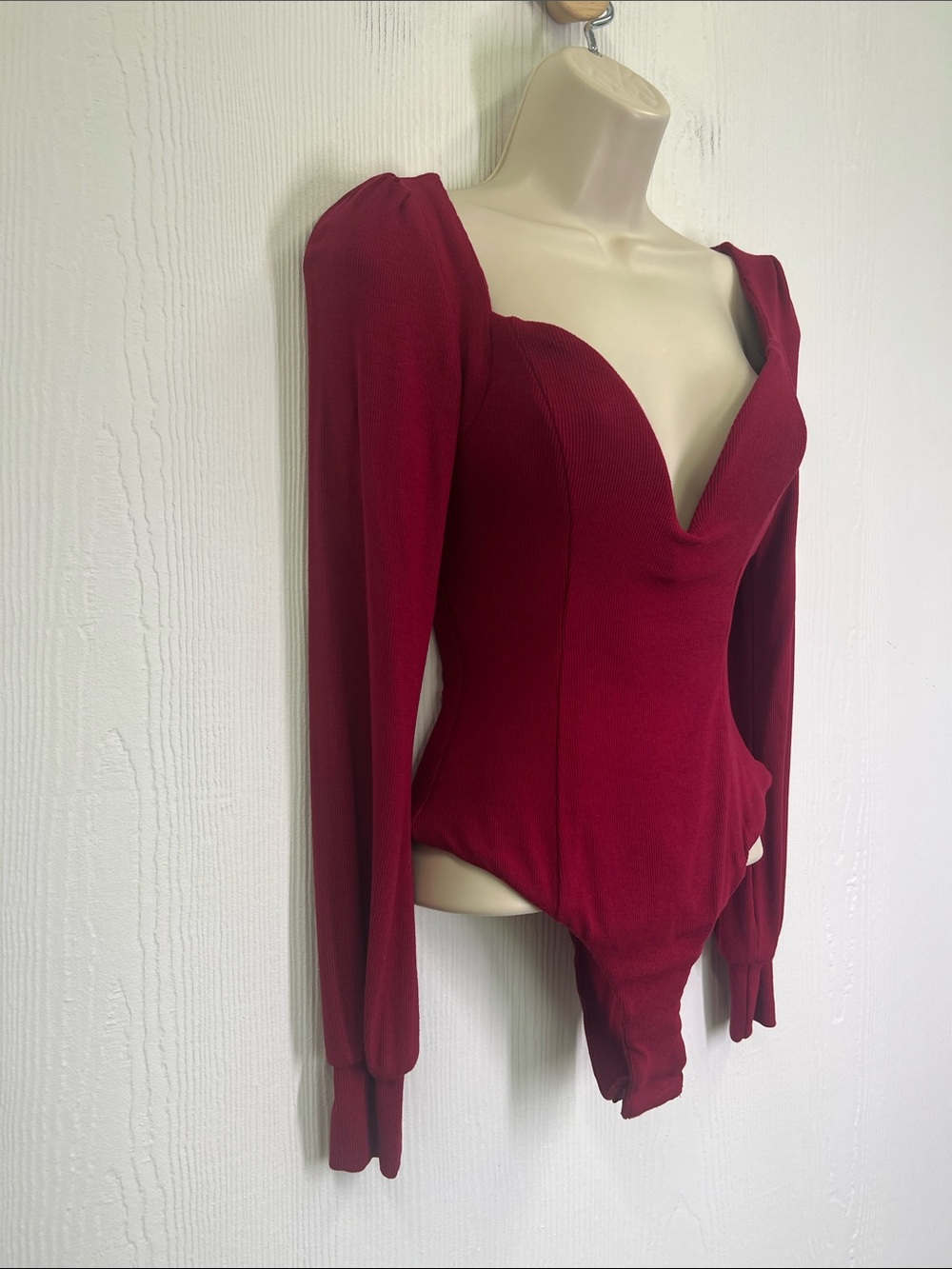 Lulus - NWT Flirt For Fun Wine Red Long Sleeve Ribbed Bodysuit Size Small - Picture 3 of 11